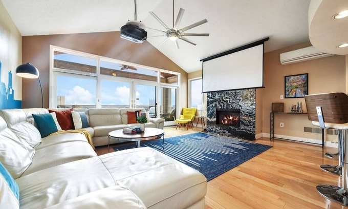 Mount Washington House | Skyline Views ★ Stunning Balconies ★ Luxe Home!