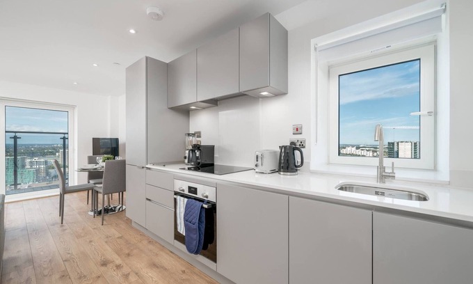 Woolwich Riverside Apartment | Skyvillion 2 Bed Apt London Excel O2 Arena