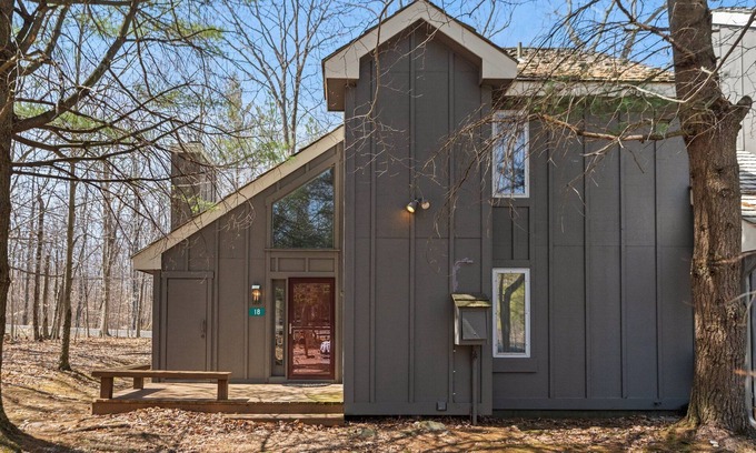 White Haven House | Slalom by AvantStay | Walk to Ski Slopes!