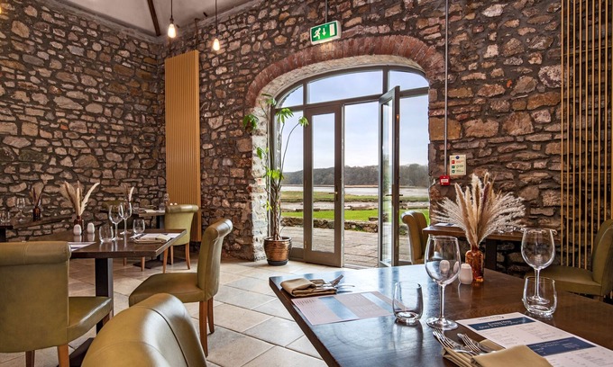 Haverfordwest Bed & Breakfast | Slebech Park Restaurant & Rooms