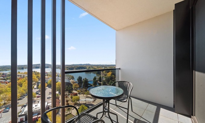 Belconnen Apartment | Sleek 2-Bed Apartment with Rooftop Garden Access