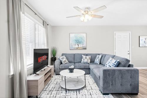 Stockbridge House | Sleek 3 BR home with self check in Private!