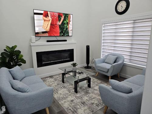 Southwest Edmonton House | Sleek Home in Trendy Community at SW, Edmonton