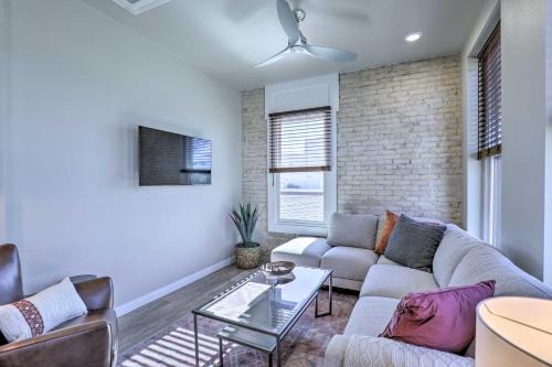 Downtown Apartment | Sleek, Newly Updated Downtown San Marcos Apt!