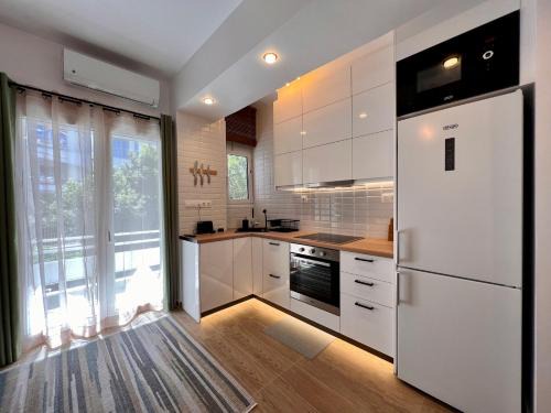 Voula Apartment | Sleek Studio in Voula Center