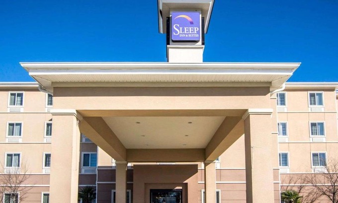 Caddo Heights-South Highlands Hotel | Sleep Inn & Suites Shreveport near Medical Center