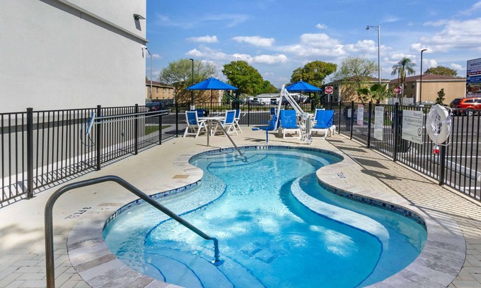 Sun Bay South Hotel | Sleep Inn & Suites Tampa South