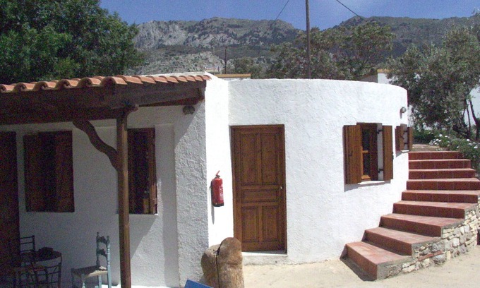 Amaniou House | Small guest house in quiet private grounds.