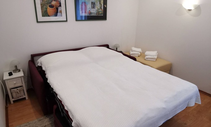 Stadtbezirk Nord Apartment | Small room with bathroom