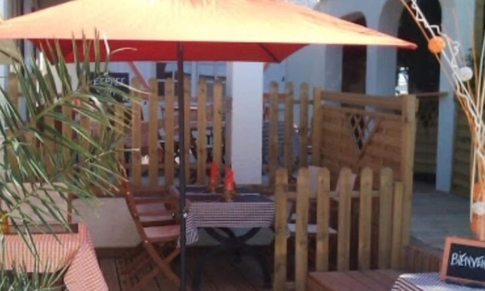 Cuers Apartment | Small studette with garden view