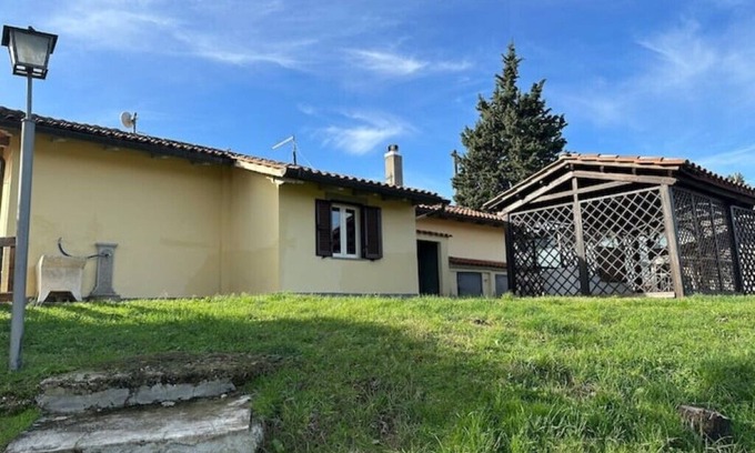Terranuova Bracciolini Villa | Small villa in the woods between Florence Arezzo and Siena