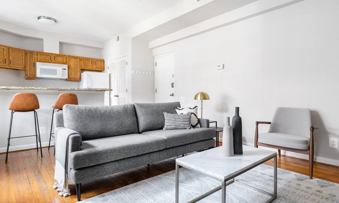 Adams Morgan Apartment | Smart Dupont Circle 1BR nr. U Street, Metro & Glen’s Mkt, by Blueground