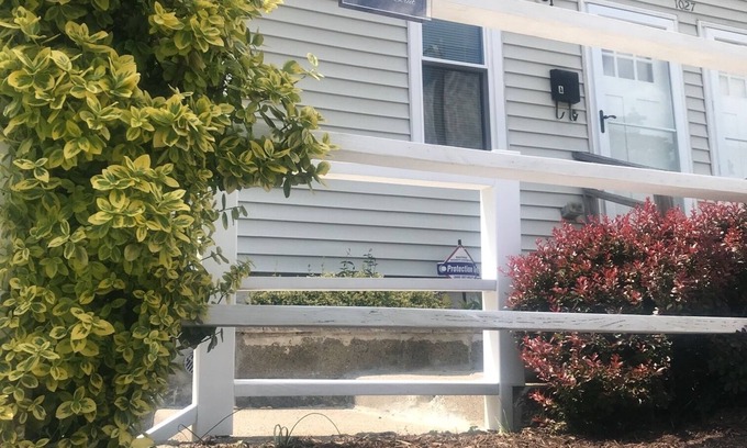 West Codman Hill - West Lower Mills House | Smoke Free and Sparkling Clean Townhome with essential amenities.