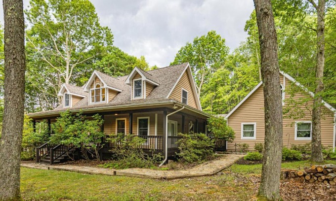Blakeslee House | Smore Fun