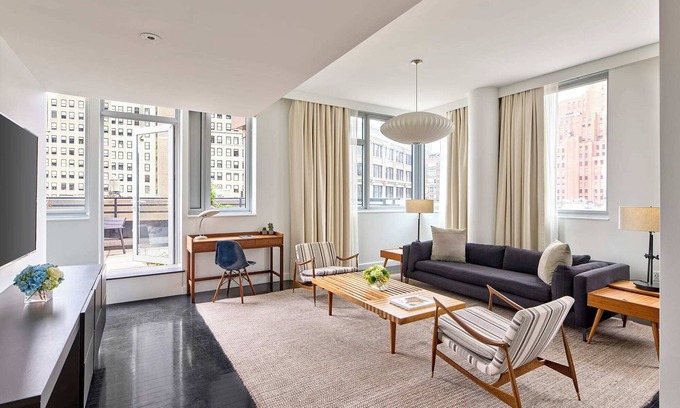Tribeca Hotel | Smyth Suite at Smyth Tribeca, Close to Brooklyn Bridge, Rockefeller Center!