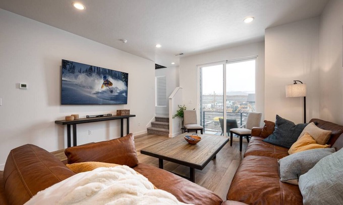 Mountain Green House | Snowbasin Summit R5062|Ski Retreat |Hot Tub |Views