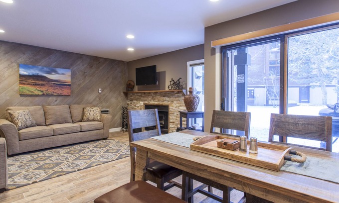 Mammoth Lakes Apartment | Snowcreek 405 Phase III