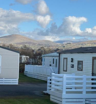 Dinas Resort | Snowdon View, White Tower Holiday Park