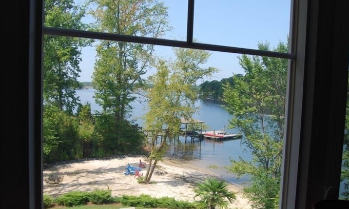 Bowling Green House | Snug Harbor Waterfront for Vaca, Retreats, Reunions - Lake Wylie, Charlotte, NC