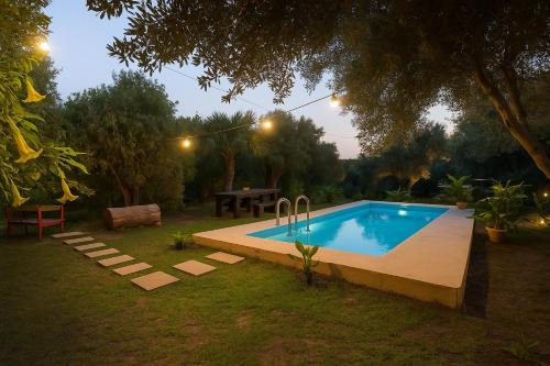 Drapanias Apartment | Sofiana's Garden Retreat with Private Pool