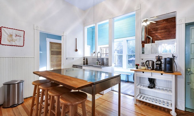 Downtown San Antonio House | SoFlo - A Birdy Vacation Rental