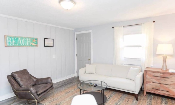 Willoughby Spit Apartment | Sojourns Spit 2 BR Beach Shack 1278WOV#2