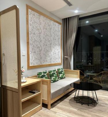 Van Giang Apartment | Sol Room View Sông Hồng