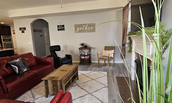 La Vergne House | "Sol y Luna" just outside Nashville