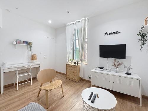 La Ciotat Apartment | SOLEYA climatisé Centre Ville ancien au calme byLaConciergerie