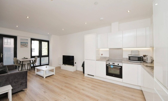 Barnt Green Apartment | Solihull Modern Apartments - Seven Stays