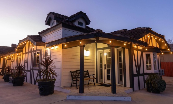 Solvang Hotel | Solvang Inn and Cottages