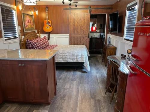 Fredonia House | Something to Write Home about