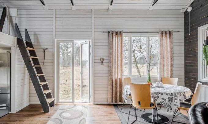 Lilla Edet O Cabin | Sommaridyll i Lantligt Läge vid sjö