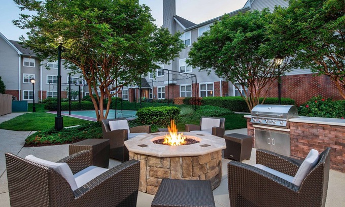Linthicum Heights Hotel | Sonesta ES Suites Baltimore BWI Airport