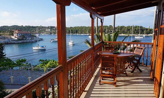 Matsoukata Apartment | Sonia's Apartment in Fiscardo Waterfront