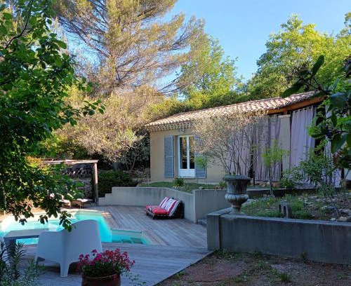 Buisson House | Sous l'Olivier