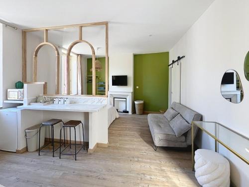 Chateauvert Apartment | Sous les arches