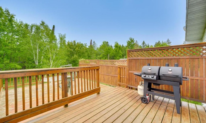 South Range House | South Range Home - 6 Mi to Lake Superior!