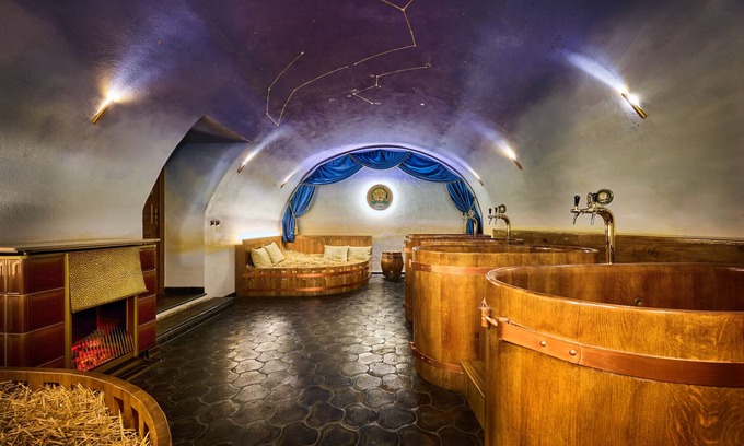 Hradcany Hotel | SPA BEERLAND CHATEAUX - At Golden pear