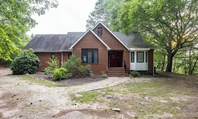 Stevensville House | Spacious 4BR Getaway w/Games, Pier and Firepit