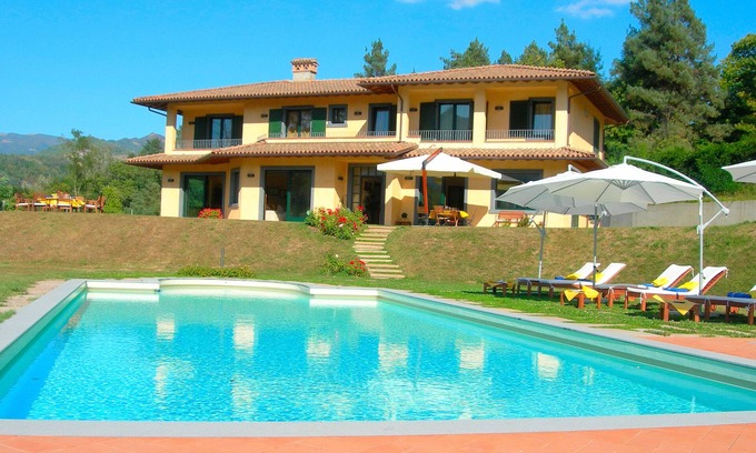Castelnuovo di Garfagnana Villa | Spacious 7 bedroom, 8 bathroom villa, spa pool, walk to restaurants, great view.