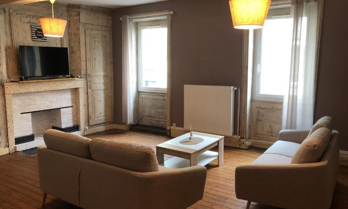 Lagnieu Apartment | Spacieux appartement 2/6 pers 110m² proche CNPE