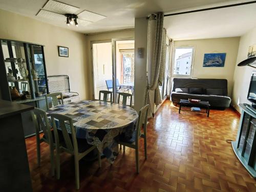 Cap d'Agde Apartment | Spacieux T3 avec piscine et parking près du port - FR-1-607-10
