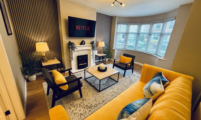 Wyken House | Spacious 2-bed House - Hosted by Hutch Lifestyle
