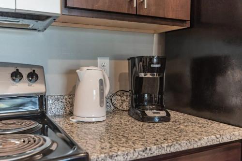 Ames Apartment | Spacious 2BR Suite Plus Patio Near Iowa State