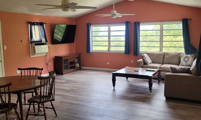 Orange Grove Apartment | spacious 3 bd, 2 ba. nwsh/dry onsite - AC - stable Wi-Fi - full kitchen