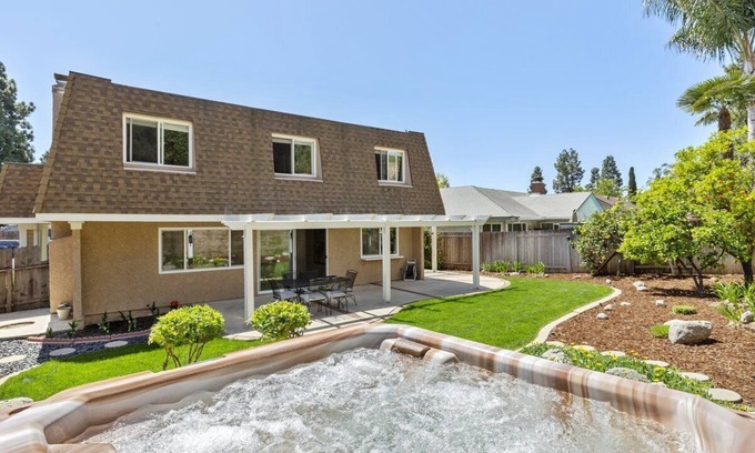 Camarillo House | Spacious 3 bdrm beauty, jacuzzi, stunning backyard!