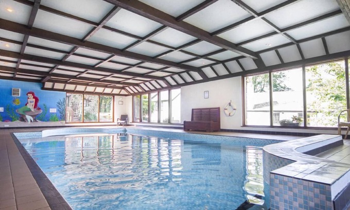 Tiverton Cottage | Spacious 3 bedroom country cottage, indoor pool & sauna, conservatory