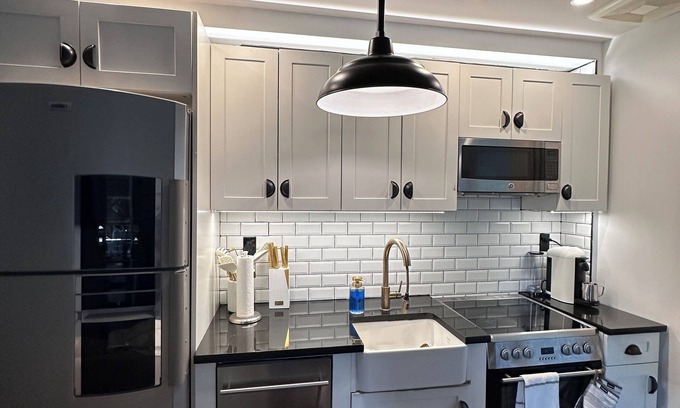 Crown Heights Apartment | Spacious 3-bedroom entire apartment with WiFi, AC in the heart of Brooklyn.