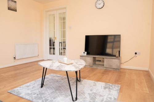 Ashford Apartment | Spacious 3 bedroom house with en-suite Ashford!